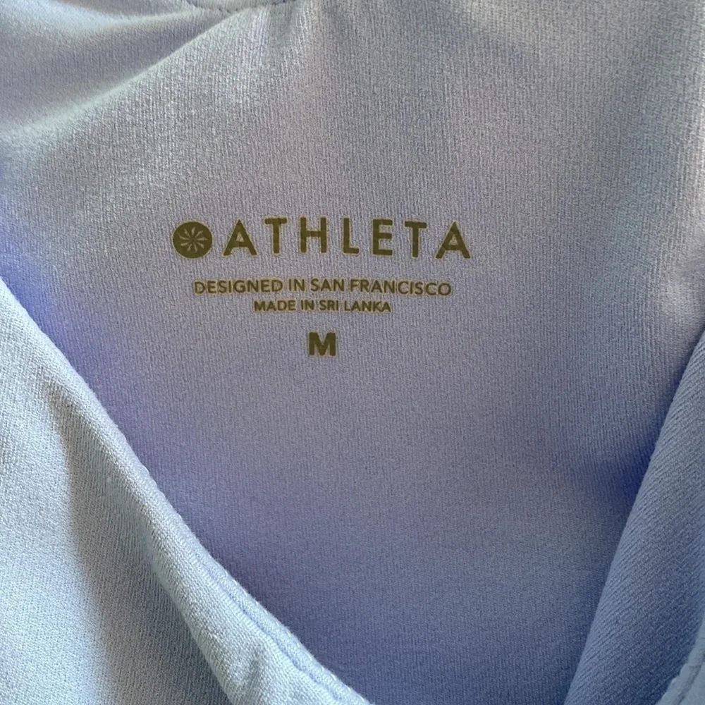 Athleta bra conscious crop tank women’s medium lavender EUC